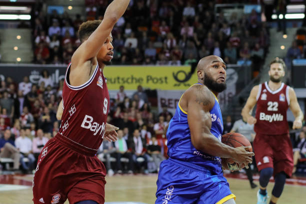 并通过灵活 并通过灵活