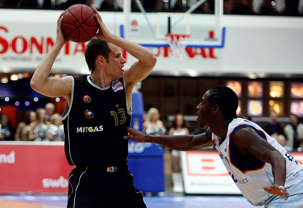 伊卡尔迪 伊卡尔迪