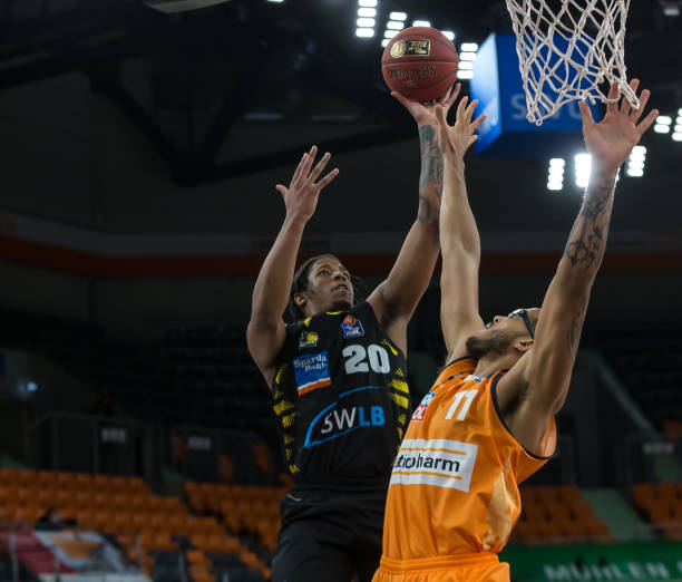 表现亮眼 表现亮眼